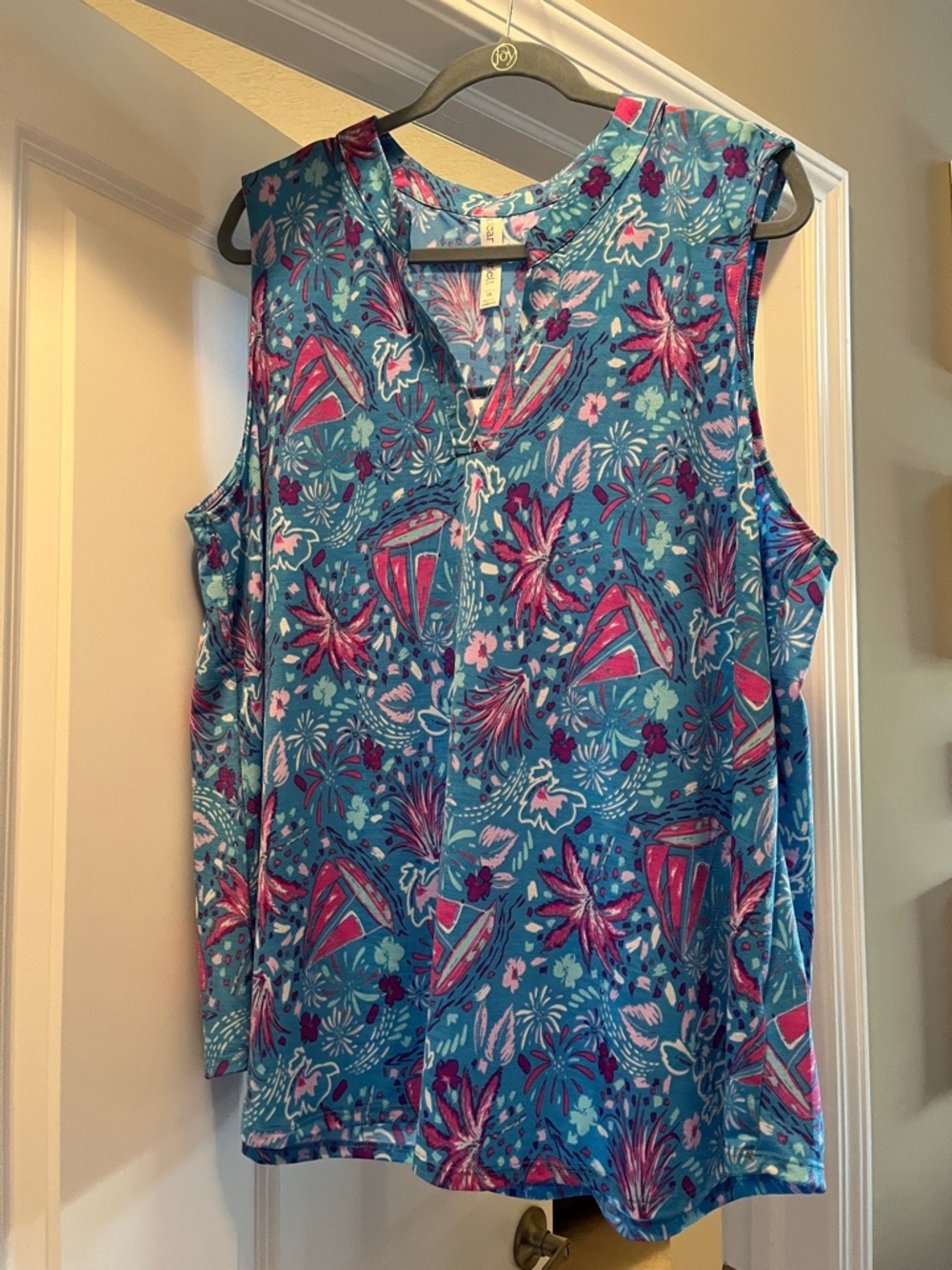NWT Dear Scarlett Sleeveless Top